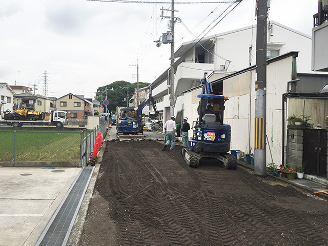 写真：尼崎市浜田町舗装打ち換え工事